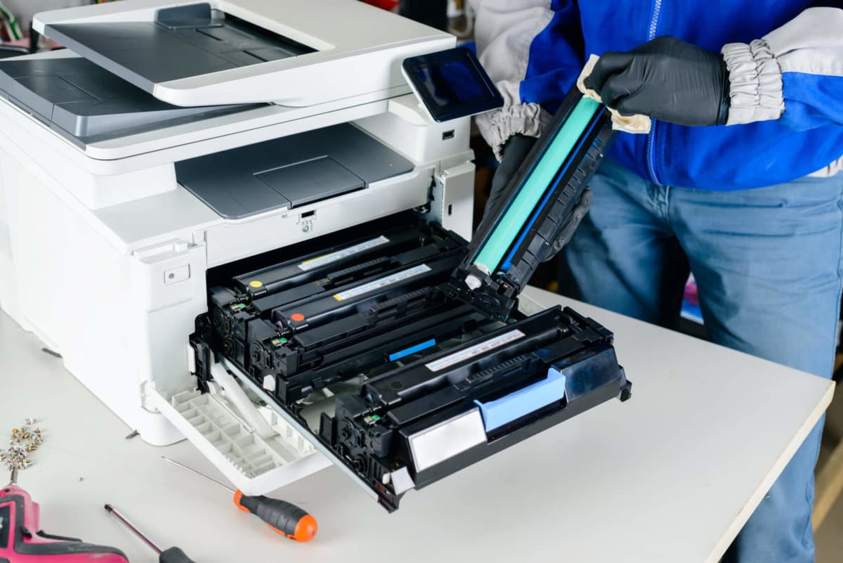 Fast, reliable printer servicing and AMC